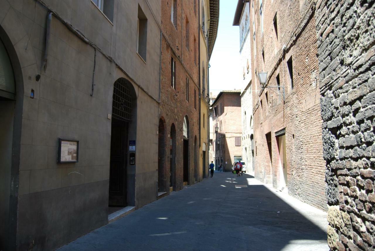 Antica Dimora Del Buongoverno Hotel Siena Exterior photo