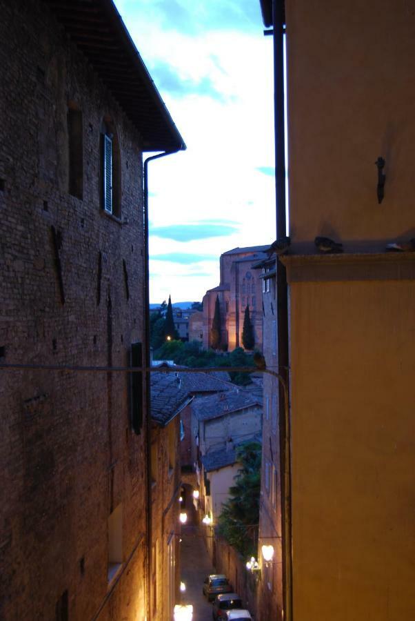 Antica Dimora Del Buongoverno Hotel Siena Exterior photo