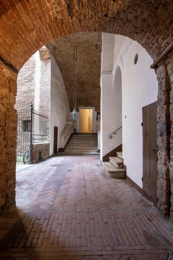 Antica Dimora Del Buongoverno Hotel Siena Exterior photo